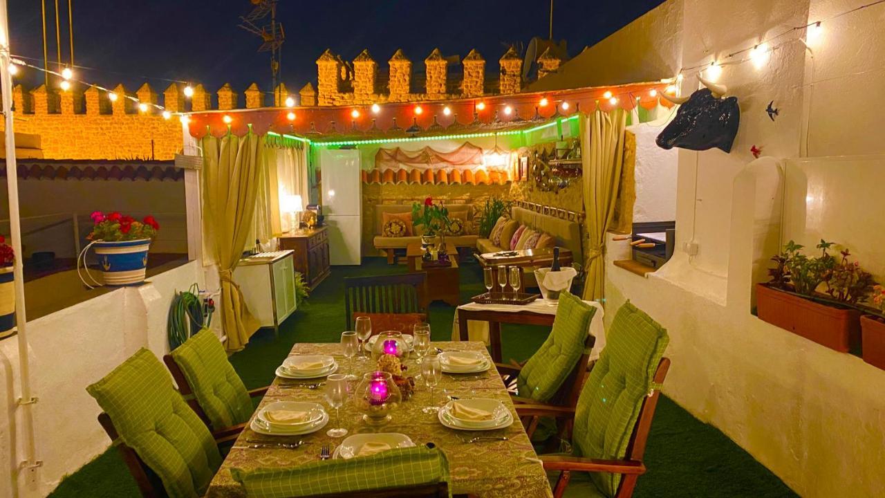 Apartamento Con Terraza,A 100M Playa Costilla Y Frente Al Castillo Rota Kültér fotó